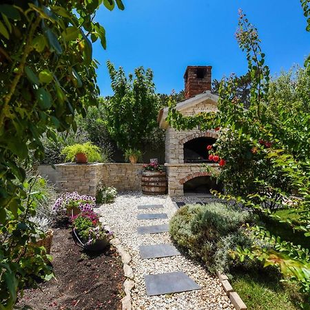 Villa Trabakul Zadarvillas Razanac Exterior photo