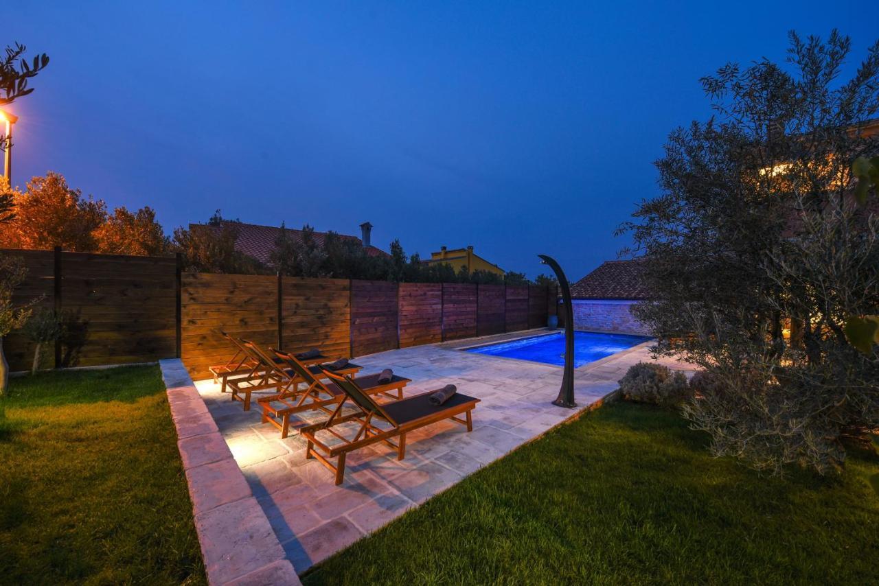 Villa Trabakul Zadarvillas Razanac Exterior photo