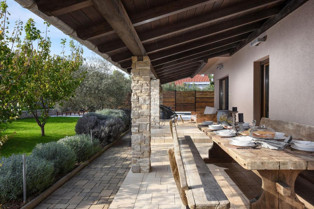 Villa Trabakul Zadarvillas Razanac Exterior photo