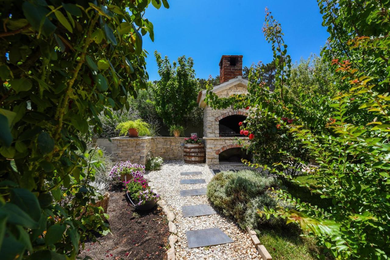 Villa Trabakul Zadarvillas Razanac Exterior photo